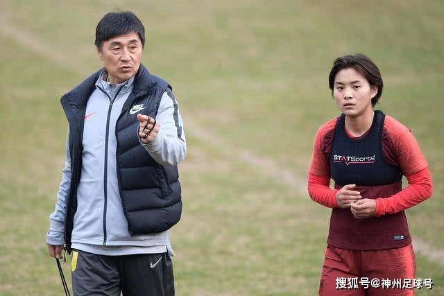 中国男足夺冠！点球绝杀英超埃弗顿，7战7胜！比亚迪立大功